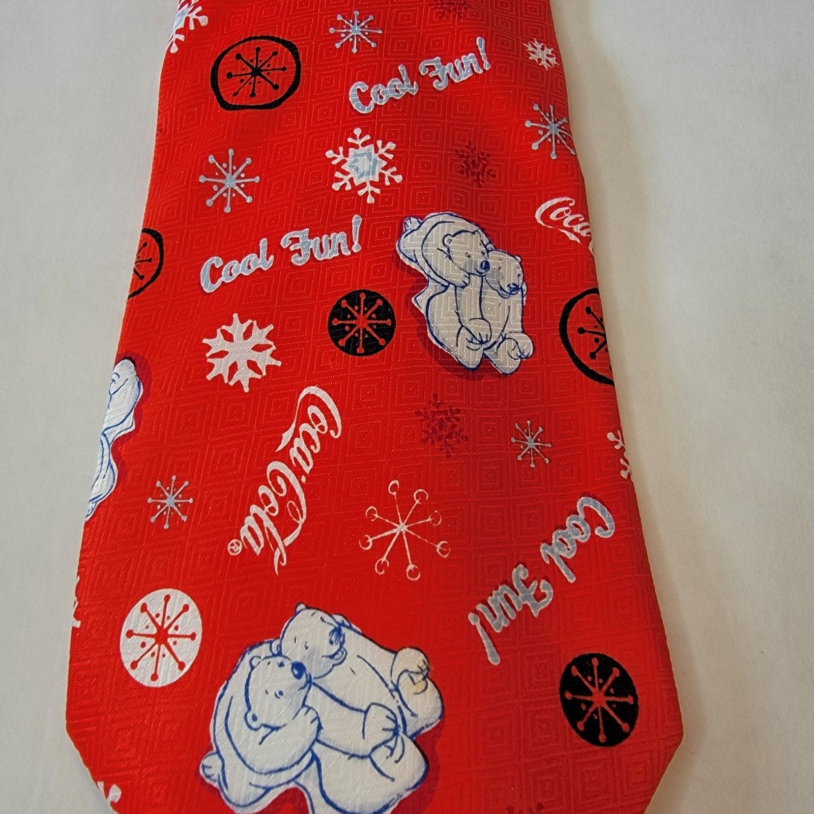 Coca Cola Brand Christmas Tie Polar Bears Red Coca Cola Brand Christmas Tie Polar Bears Red